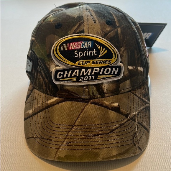 Nascar Other - NWT NASCAR Sprint Cup 2011 Stewart-Haas Adjustable Camo Hat (C5)